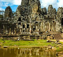 Ankhor Thom Temple by mlphoto