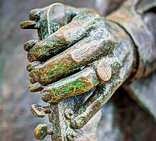 The hand of Stevie Ray by Nazm Photography