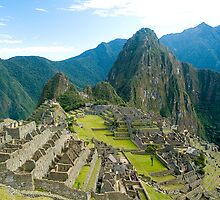 Macchu Picchu, Cuzco, Peru by juan jose Gabaldon