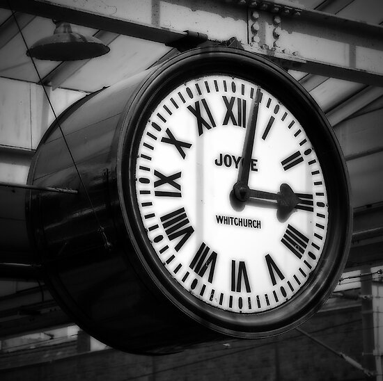 brief encounter clock