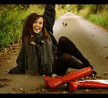 AUTUMN is falling. by Shineformee