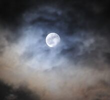 Hogmanay Eclipse 2009 by Skeee