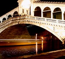 Fiume alla notte by Richard Pitman