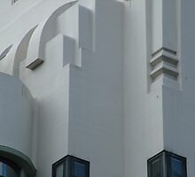 Victoria Bus Station London by Ian Reeley