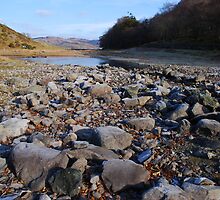 Precipice walk - edge of the lake No2 by StephenRB