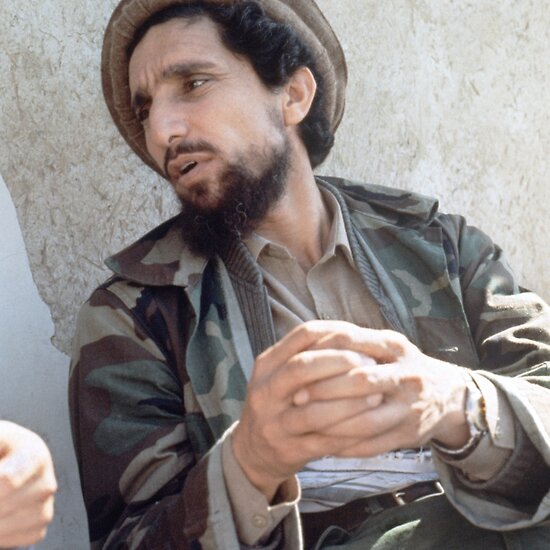 angelina jolie hair color in the tourist. angelina jolie hair color