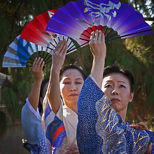 Fan dancers by © Linda Sparks