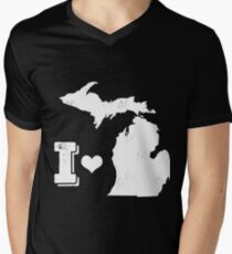 I heart Michigan Men's V-Neck T-Shirt