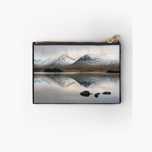 Artikelvorschau, Schottland an einem sehr kalten Dezembermorgen (2007). entworfen und verkauft von Thistle Images.
