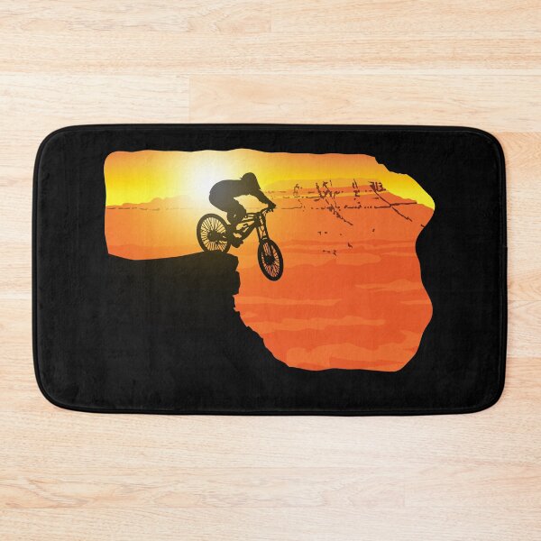 Artikelvorschau, Downhill-Mountainbiker, springt Mountainbike Rennen auf der Rennstrecke in den Bergen von einem Berg mit der untergehenden Sonne hinter den Bergen. entworfen und verkauft von Marcin Adrian.
