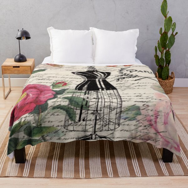 Aperçu de l'œuvre pays français rose floral moderne vintage robe mannequin paris mode créée et vendue par LEILA ART SPACE.