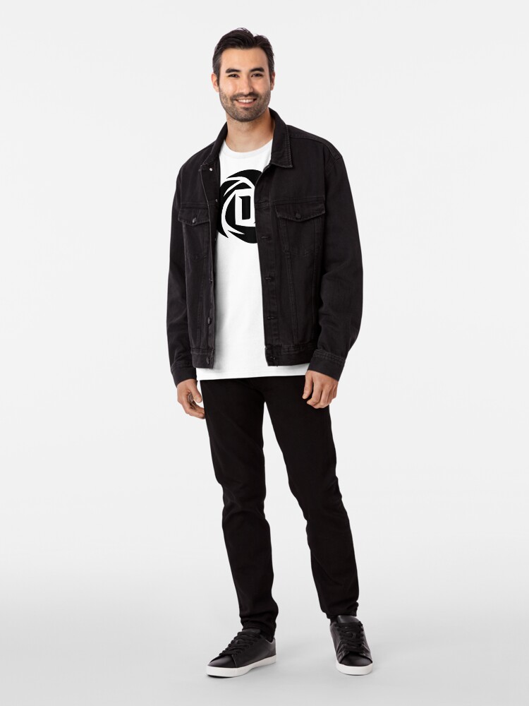 derrick rose logo shirt