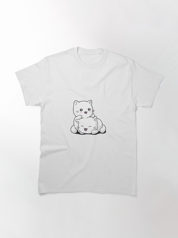 Aperçu 2 sur 7. T-shirt classique avec l'œuvre Chaton kawaii créée et vendue par t335.