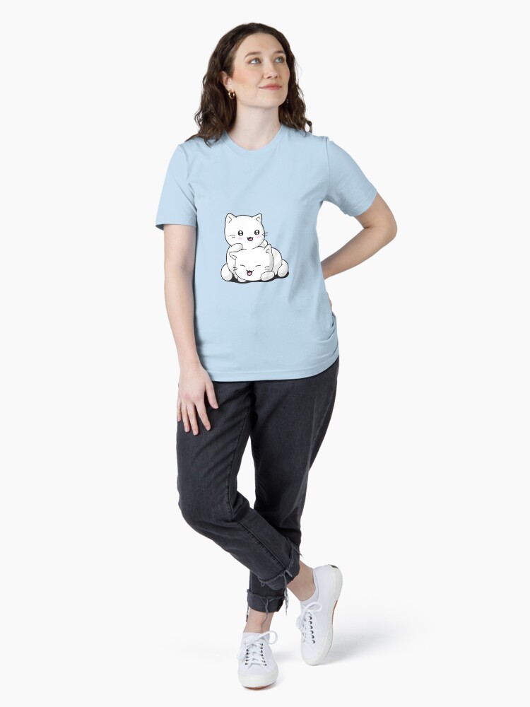 Aperçu 4 sur 7. T-shirt essentiel avec l'œuvre Chaton kawaii créée et vendue par t335.