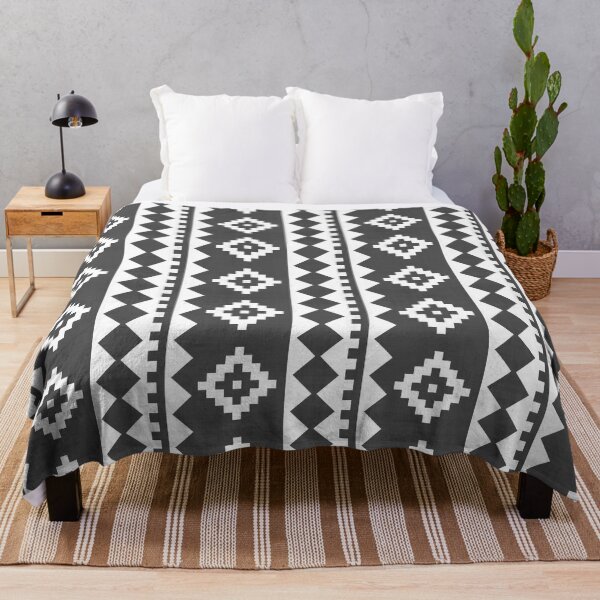 Artikelvorschau, Black & White Geo Stripe entworfen und verkauft von The Wellington Boot.