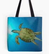 Sea turtle swimming Tote Bag