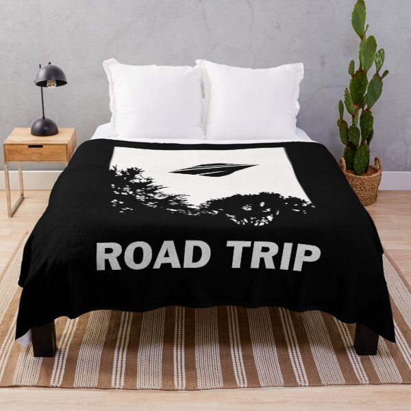 Artikelvorschau, UFO Road Trip entworfen und verkauft von Yipptee Shirts.