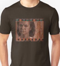 Camiseta unisex enfermera traqueteó a la perra malvada