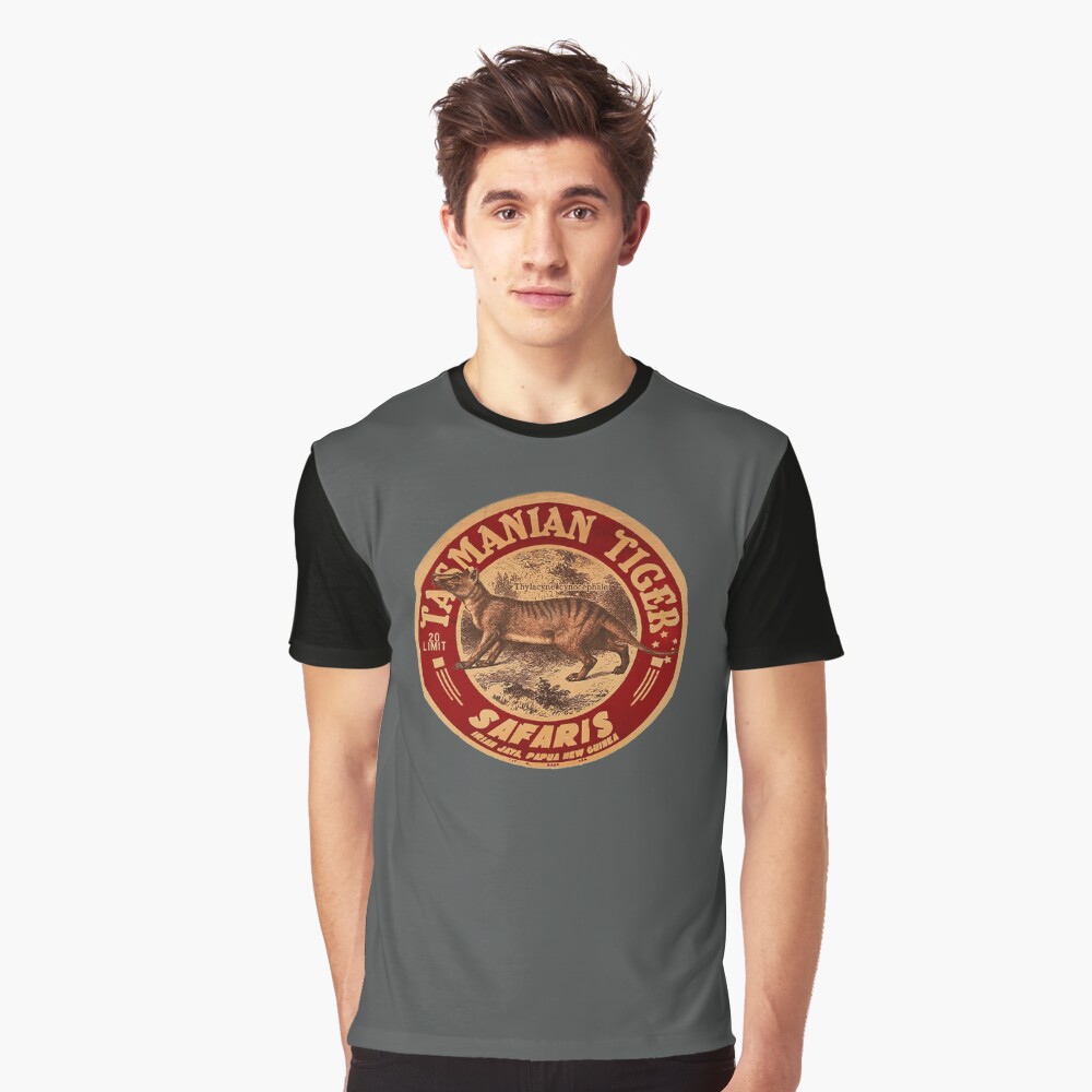 Aperçu de l'œuvre T-shirt graphique créée et vendue par alardokoth.