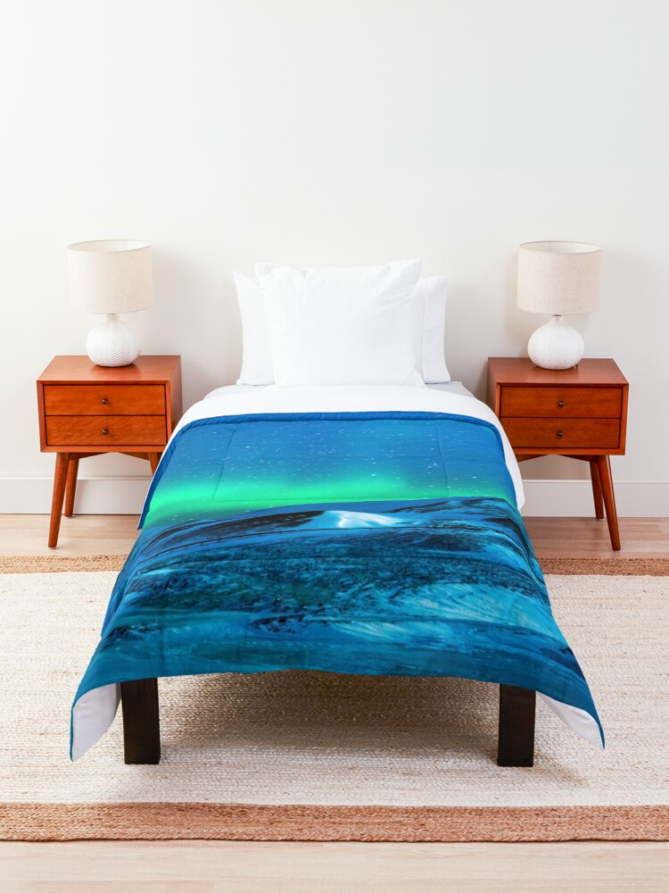 Alternate view of Aurora borealis Comforter
