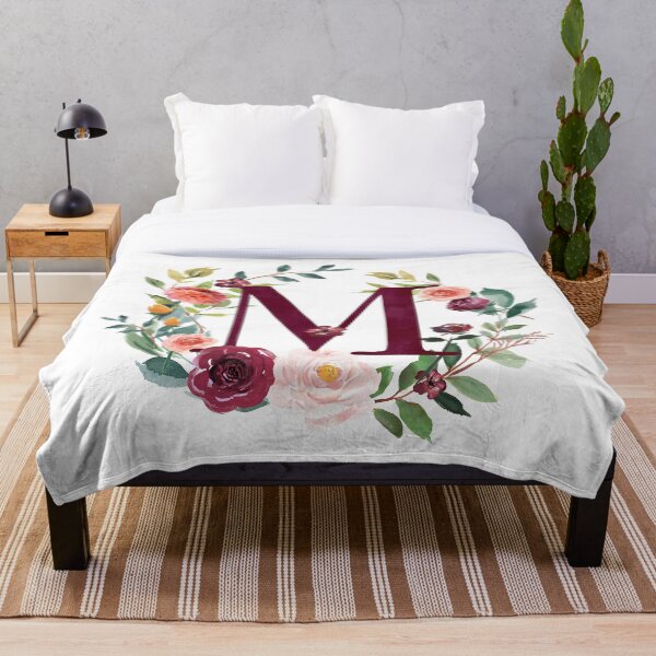 Artikelvorschau, Pretty Floral Wreath Monogram M entworfen und verkauft von PrettyPersonal.