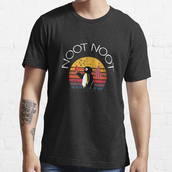 Pinguin Noot Noot Essential T-Shirt