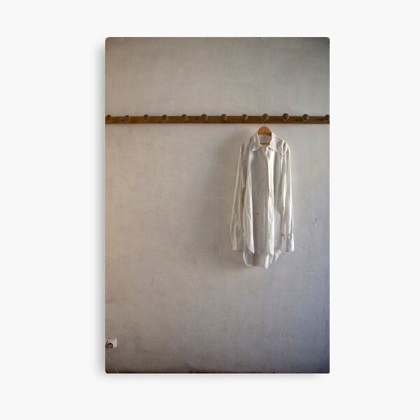 big shoulders aren't always a blessing Canvas Print
