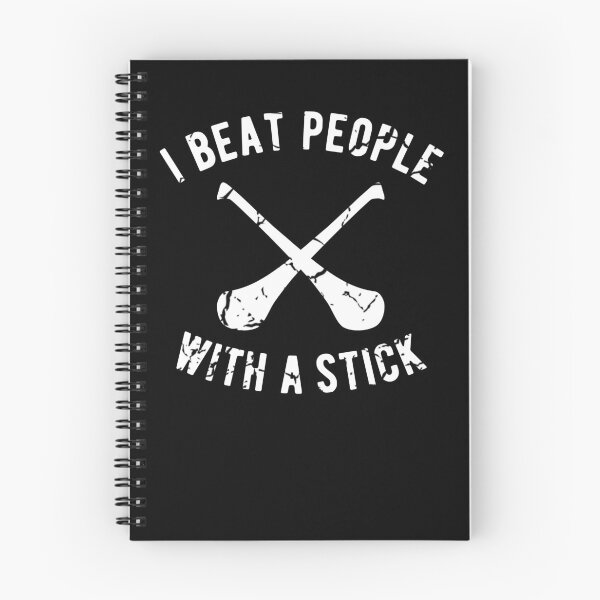 Artikelvorschau, Hurling Ich schlage Leute mit einem Stock Lustiges Hurling-Geschenk-T-Shirt entworfen und verkauft von Dan66.