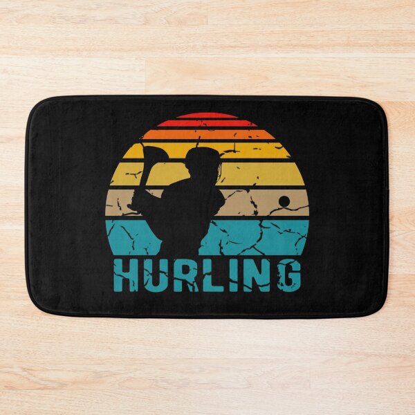 Artikelvorschau, Beunruhigtes Vintages Retro Sechzigerjahre Siebzigerjahre Hurling T-Shirt entworfen und verkauft von Dan66.