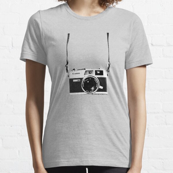 Vintage 35mm Rangefinder Camera Canon Canonet QL17 GIII Essential T-Shirt