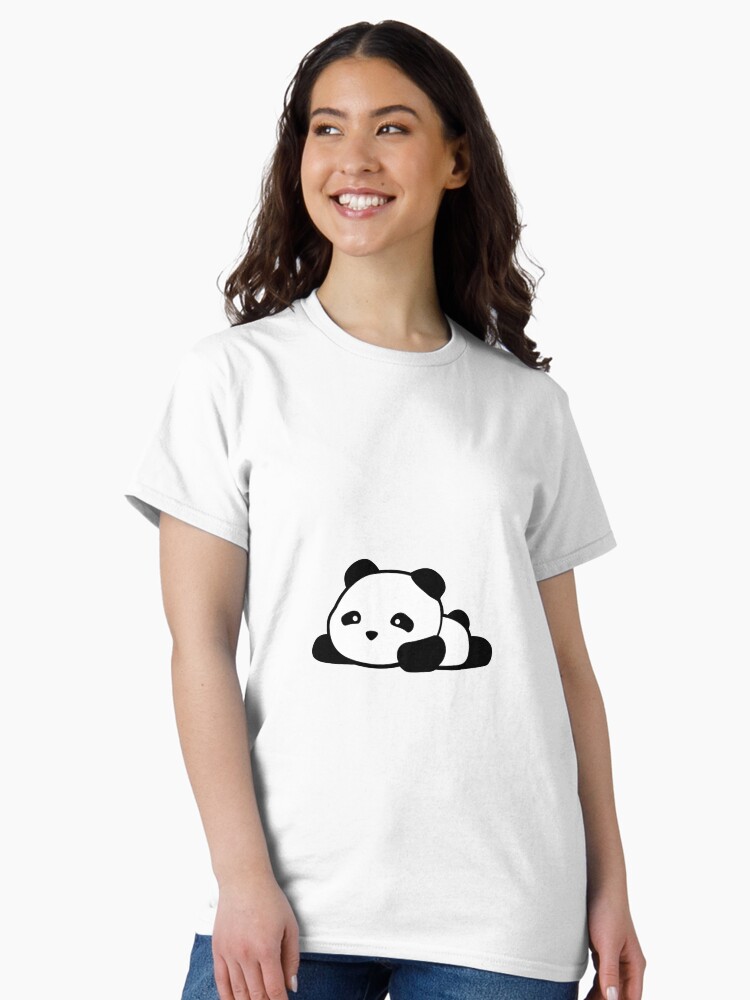 Aperçu 2 sur 7. T-shirt classique avec l'œuvre Panda kawaii créée et vendue par t335.