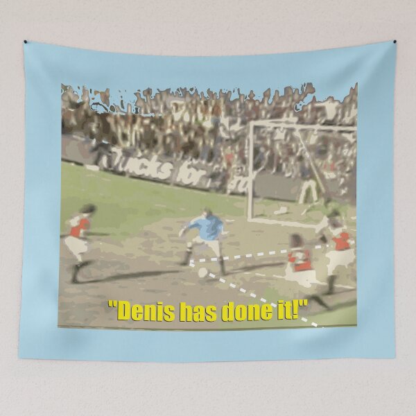 Item preview, Abril de 1974: Denis Law anota para el Man City para relegar al ex club Man Utd designed and sold by Bigs66.