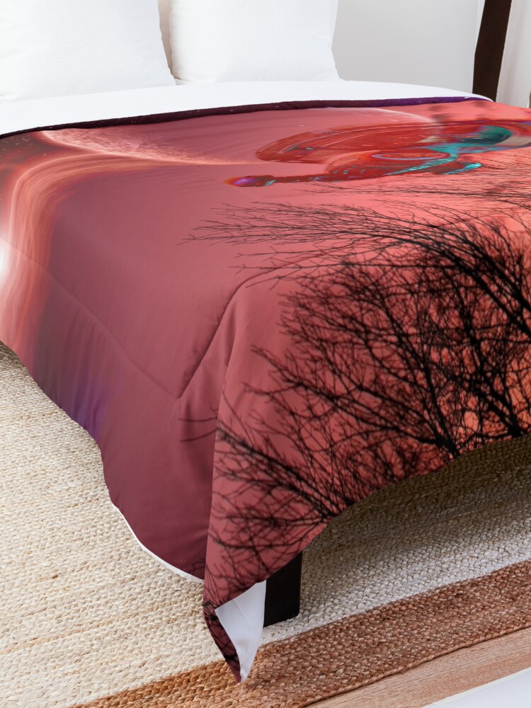 Alternate view of Star Trek, Voyager spaceship Comforter