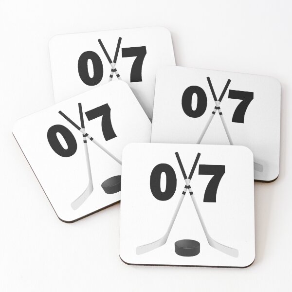 Artikelvorschau, Hockey Nummer 07 - Null Sieben mit Schlägern und Scheibe entworfen und verkauft von AllShirts21.