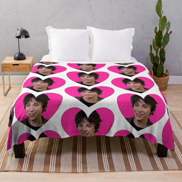 RODRICK LOVE HEART Throw Blanket
