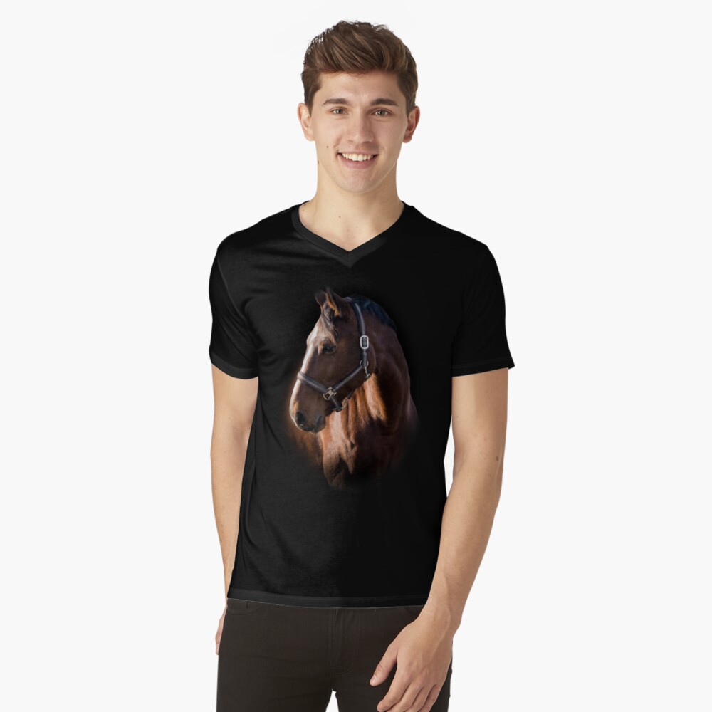 Aperçu de l'œuvre T-shirt col V créée et vendue par cwhatisee.