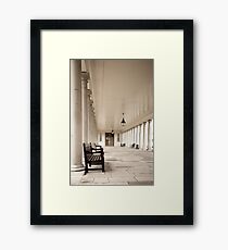 samedi: j'ai fâché Framed Print