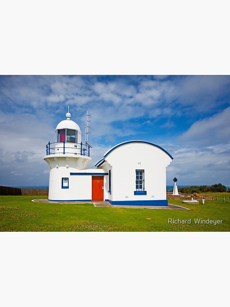 Crowdy Head Lighthouse, NSW by RICHARDW