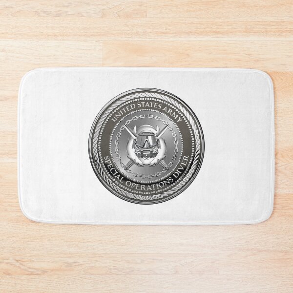 Artikelvorschau, U.S. Army Engineer Divers – Special Operations Diver Badge Special Edition über weißem Leder entworfen und verkauft von Serge Averbukh Art Studio.