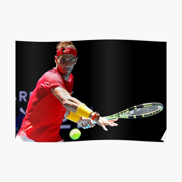 Rafael Nadal enfocándose en la pelota Póster
