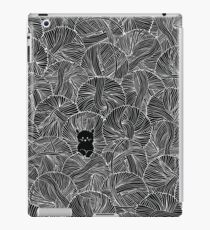 Yarn Ball Pit in Black iPad Case/Skin