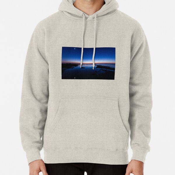 Waiting for sunrise Lady Elliot Island Pullover Hoodie