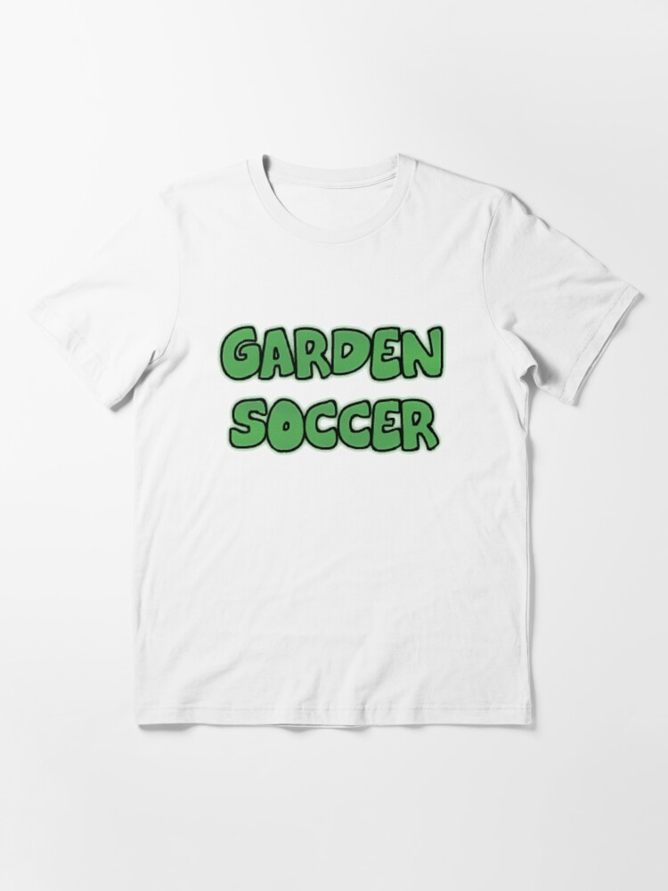 Aperçu 2 sur 7. T-shirt essentiel avec l'œuvre Garden Soccer créée et vendue par Mike Akehurst.