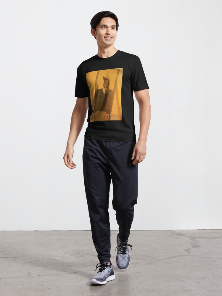 Aperçu 5 sur 7. T-shirt respirant avec l'œuvre Joyeux anniversaire Colin Robinson II créée et vendue par wickedjawn.