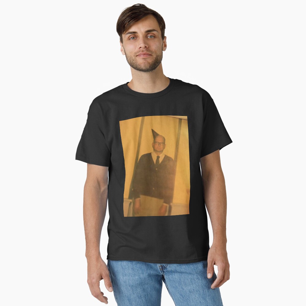 Aperçu de l'œuvre T-shirt classique créée et vendue par wickedjawn.