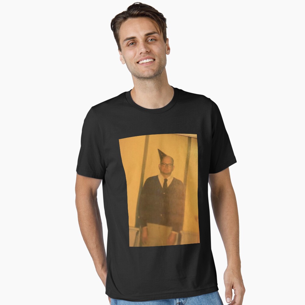 Aperçu de l'œuvre T-shirt essentiel créée et vendue par wickedjawn.