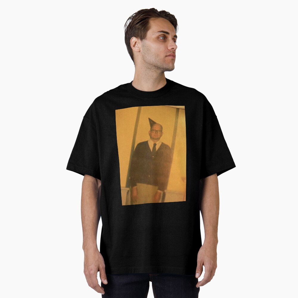 Aperçu de l'œuvre T-shirt oversize créée et vendue par wickedjawn.