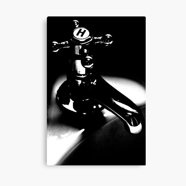Aperçu de l'œuvre  une autre photo du robinet de la salle de bain cette fois en discret.
Prise de vue 1- touche haute "Tap": http: //www.redbubble.com/people/marsbub/art/7421118-tap
! http: //ih0.redbubble.net/work.7421118.2.lp créée et vendue par Martina Fagan.