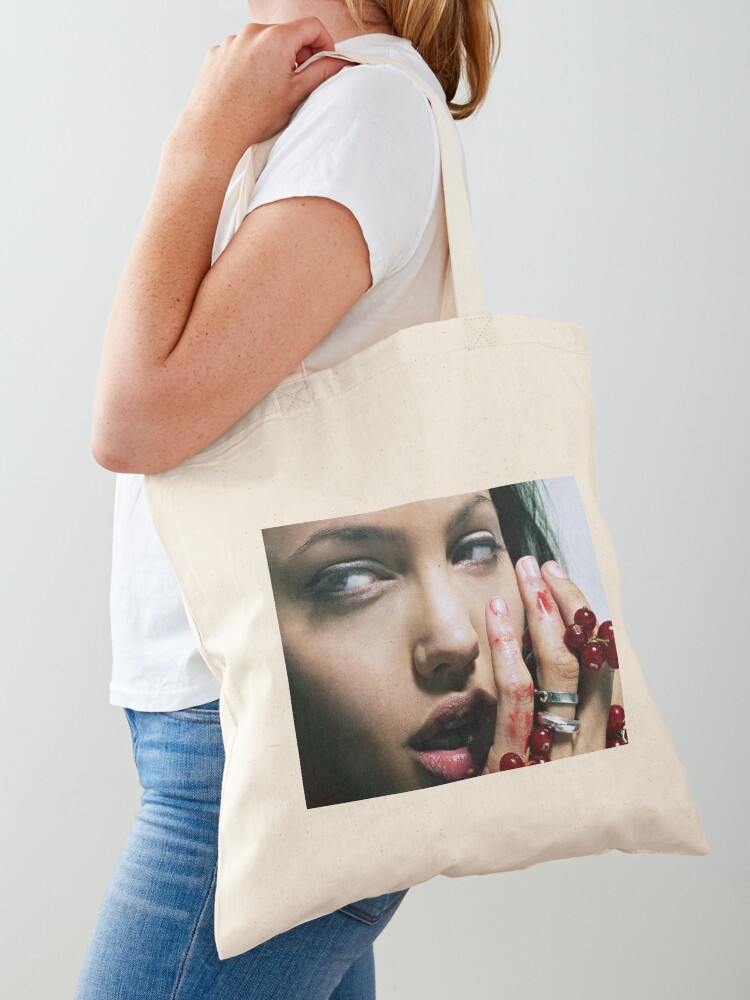 Buy Hidesign Red Textured Medium Shoulder Bag Online At Best Price @ Tata  CLiQ