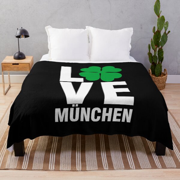 Item preview, Amo Munchen especialmente en el día de San Patricio designed and sold by Urosek.